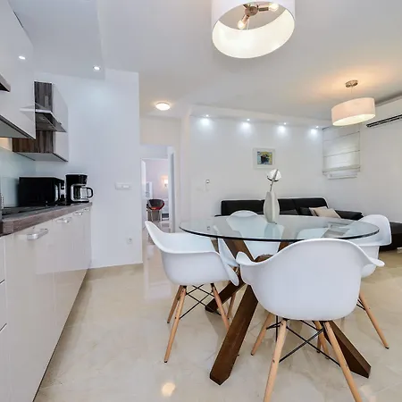 Luxury 1 Arta דירה *