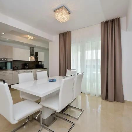 דירה Luxury 1 Arta ביבינייה