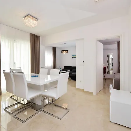 Luxury 1 Arta Bibinje