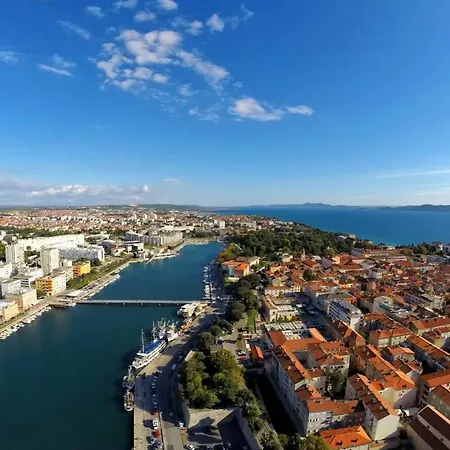 Luxury 1 Arta Lejlighed