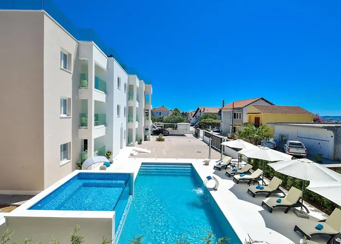 Luxury Arta *