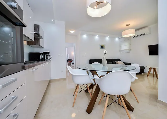 Luxury Arta Apartman *